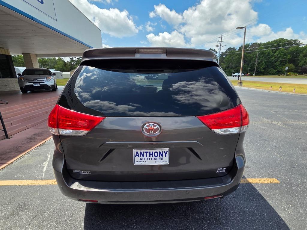 2014 Toyota Sienna XLE