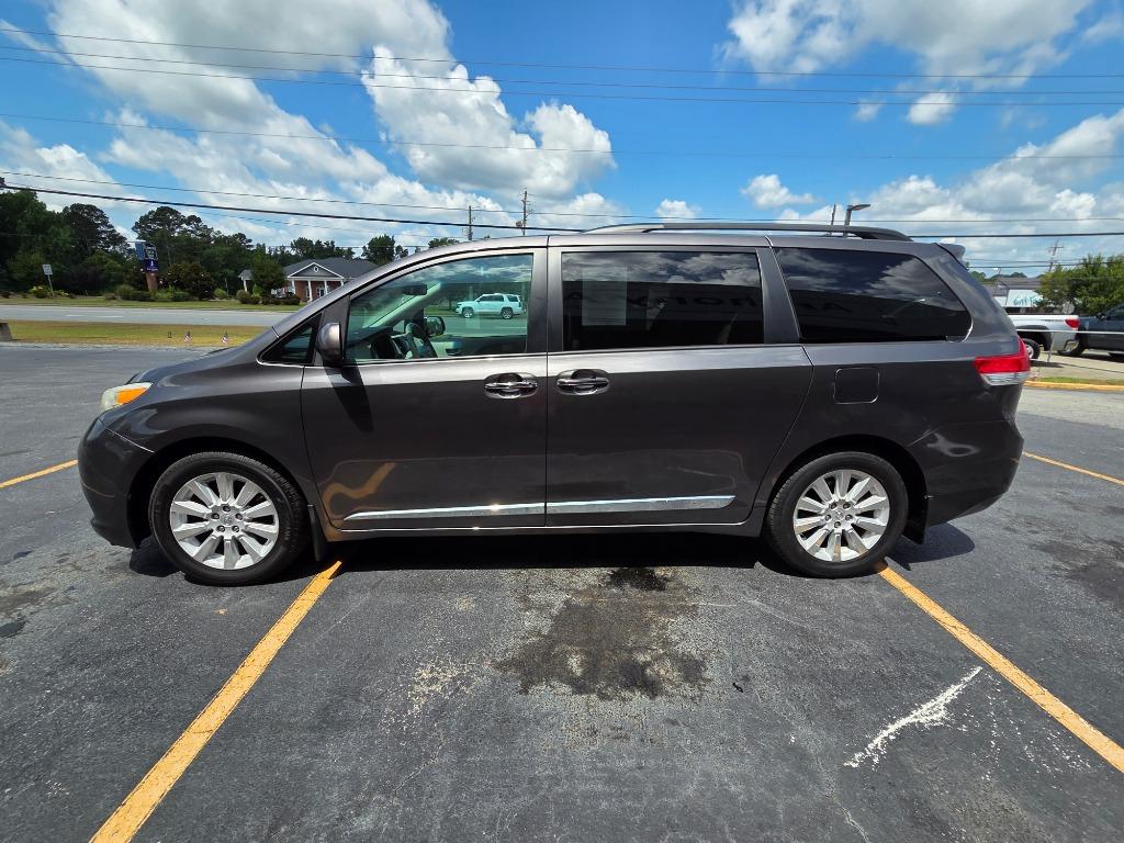 2014 Toyota Sienna XLE
