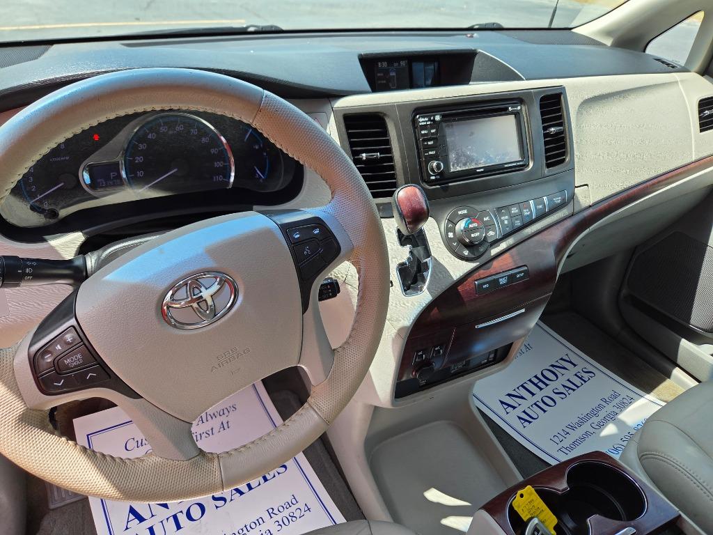 2014 Toyota Sienna XLE