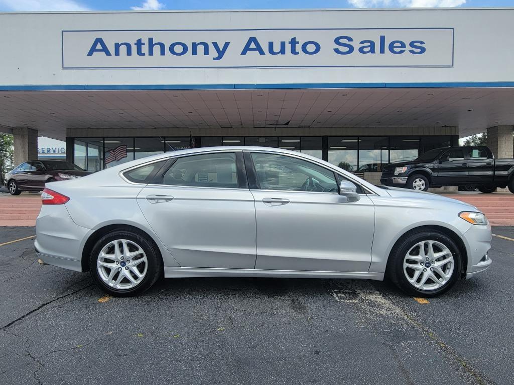2013 Ford Fusion SE's photo