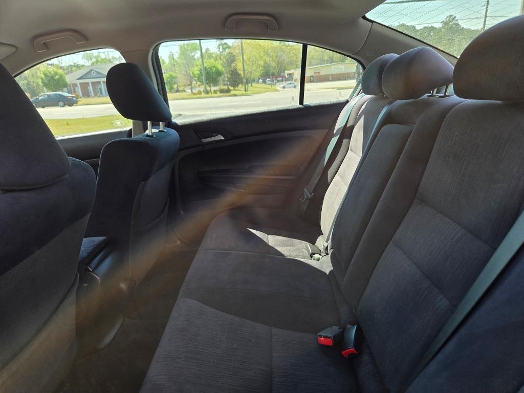 2011 Honda Accord LX-P - Photo 7