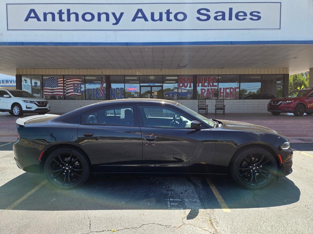 2017 Dodge Charger SE's photo