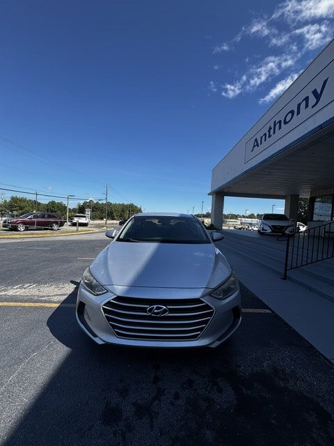 2017 Hyundai Elantra Limited - Photo 4