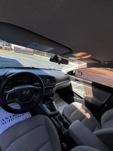 2017 Hyundai Elantra Limited - Photo 5