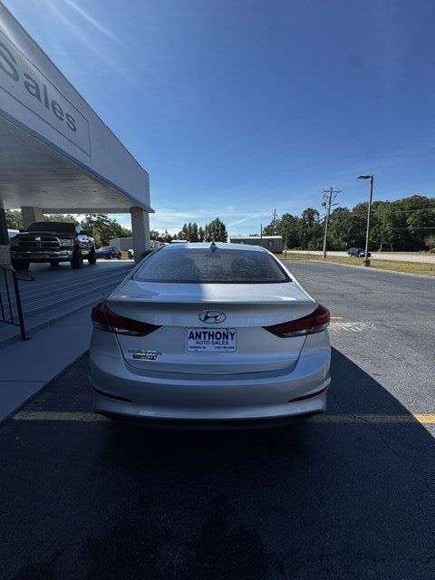 2017 Hyundai Elantra Limited - Photo 3